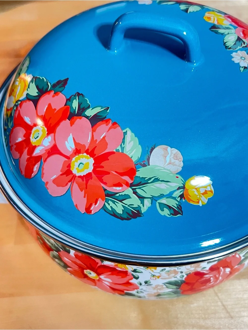 The Pioneer Woman Vintage Floral 4 Quart Enamel Cast Iron Dutch Oven with Lid